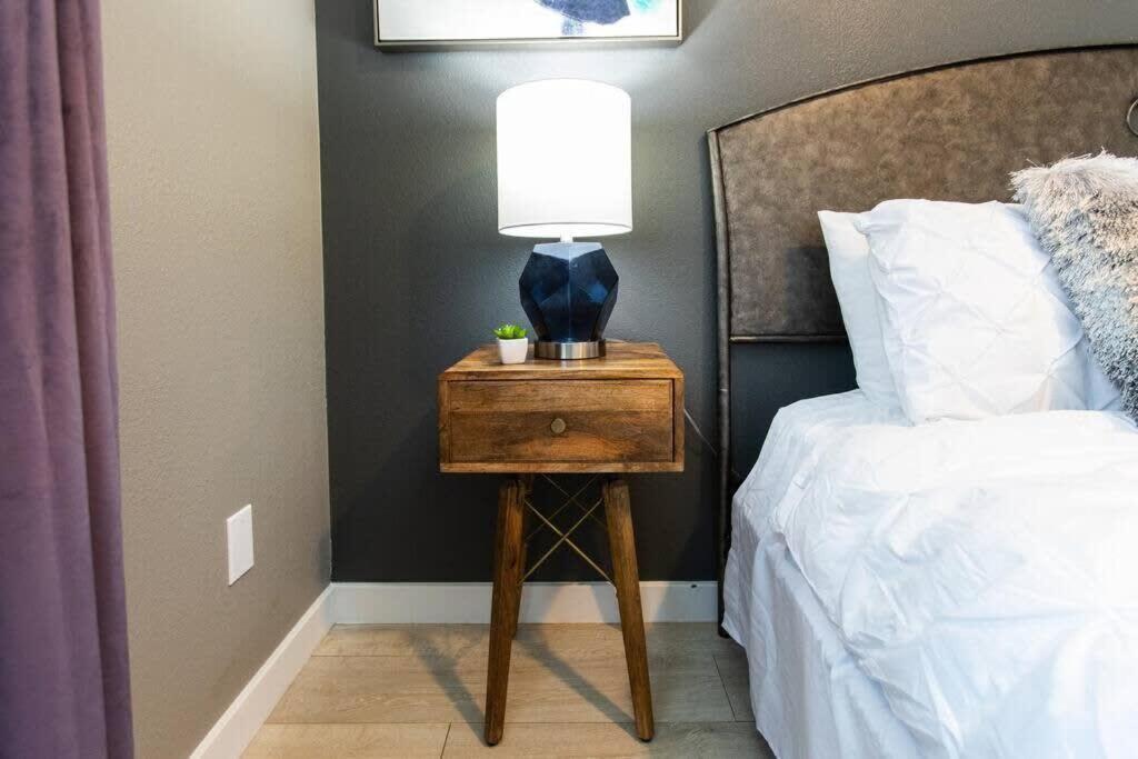 Healthcare-Professionals-King-Freeparking-Wifi-Pet Apartment San Diego Exterior photo